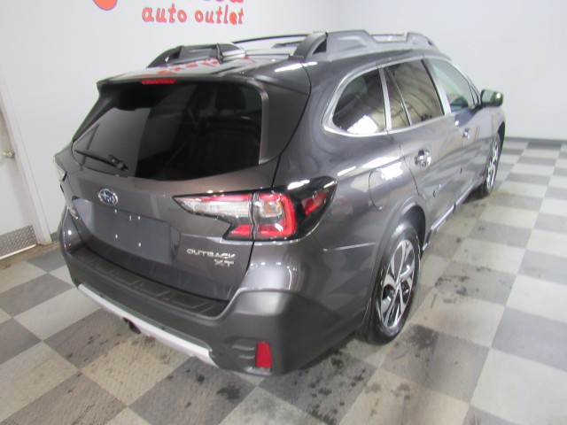 2021 Subaru Outback Limited - Photo 7