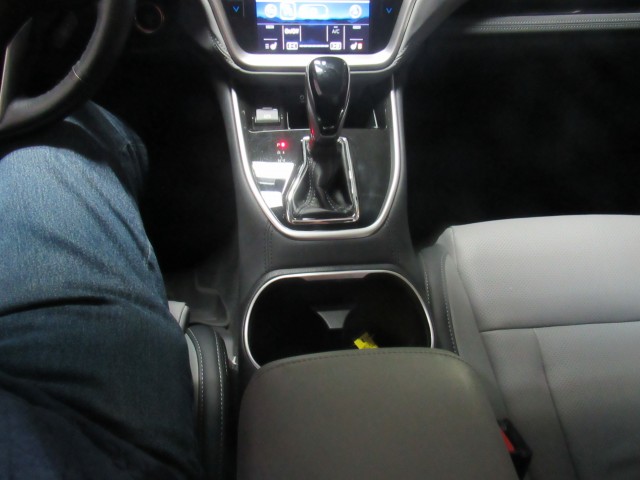 2021 Subaru Outback Limited - Photo 21