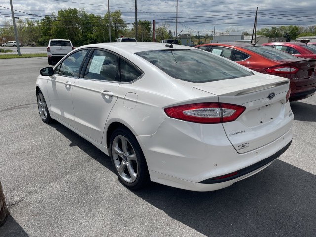 2013 Ford Fusion SE for sale at Mull's Auto Sales