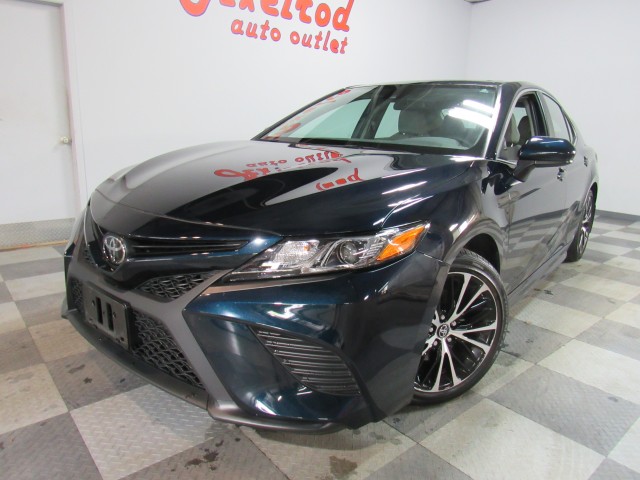 2020 Toyota Camry SE in Cleveland