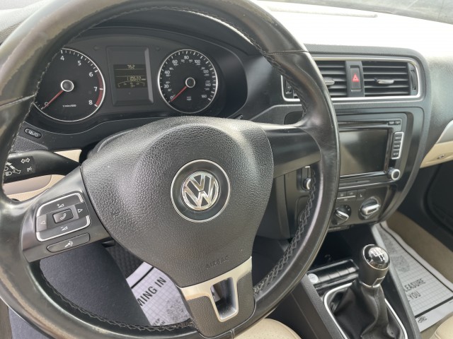 2014 Volkswagen Jetta SE for sale at Mull's Auto Sales