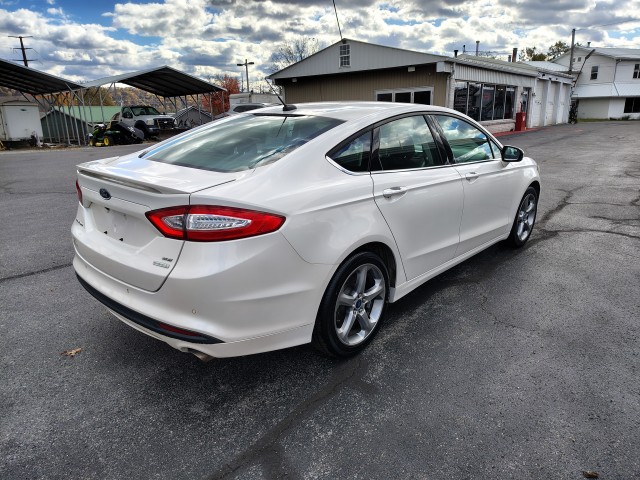 2013 Ford Fusion SE for sale at Mull's Auto Sales
