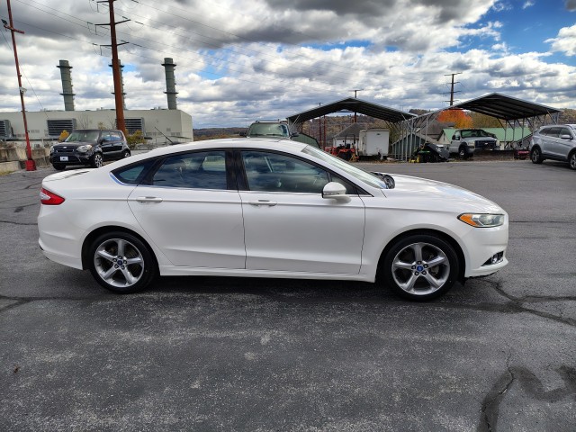 2013 Ford Fusion SE for sale at Mull's Auto Sales