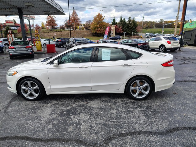 2013 Ford Fusion SE for sale at Mull's Auto Sales